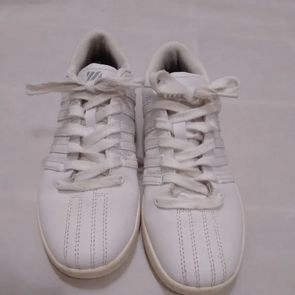 Kswiss Girl's Size 4 All White Good Condition - Picture 2 of 9